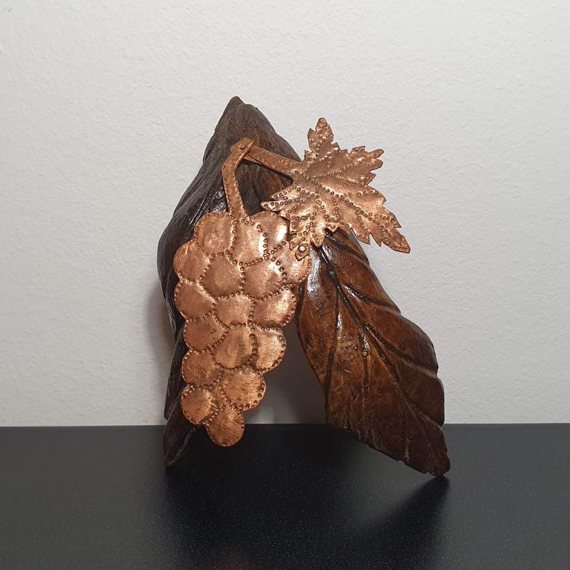 grappolo uva in legno e rame